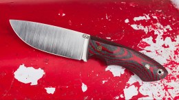 Нож Бобр (S390, фултанг, красный карбон, формованные ножны)