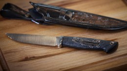 Нож Соболь (М398, стабилизированный чёрный граб, инкрустация Щука)