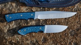 Охотничий комплект Спарки (S390, фултанг, синий карбон, формованные ножны)